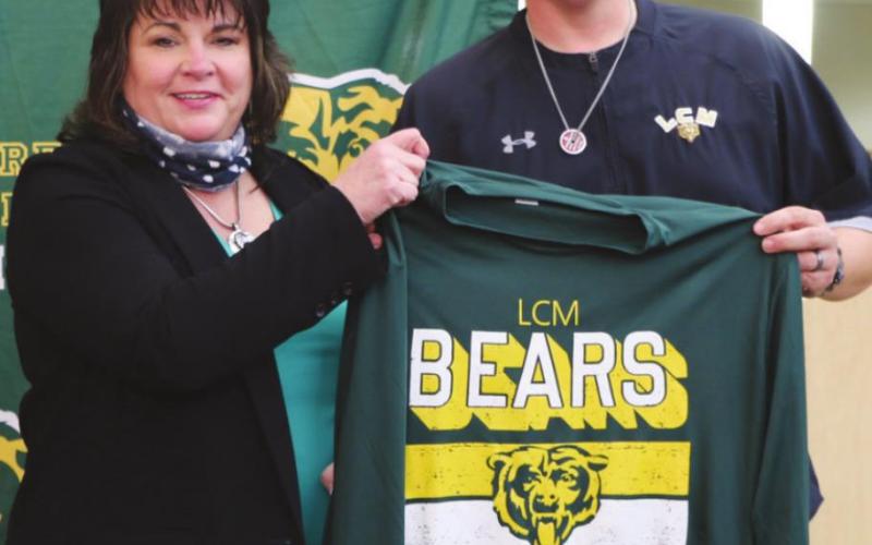 LCM Superintendent Stacey Brister welcomes Eric Peavey as the new Athletic Director for the Battlin’ Bears.