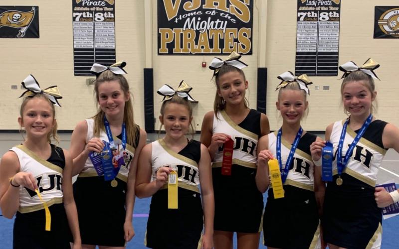 Vidor Jr. High cheerleaders UCA home camp