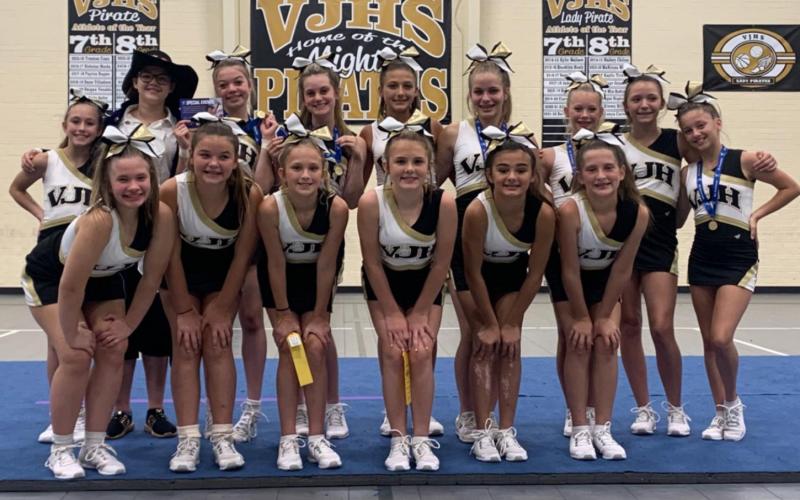 Vidor Jr. High cheerleaders UCA home camp