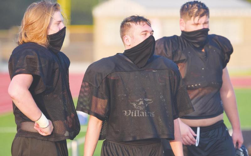 Pirate fans turn out for intrasquad scrimmage Friday