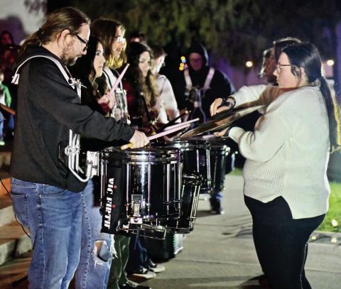 Hometown Holidays events draws crowds in spite of inclement weather