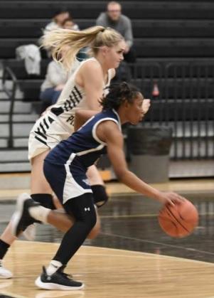 Lady Pirates fall to WOS, Silsbee