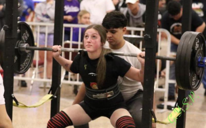 Lady Pirate Powerlifters place at State, new record set