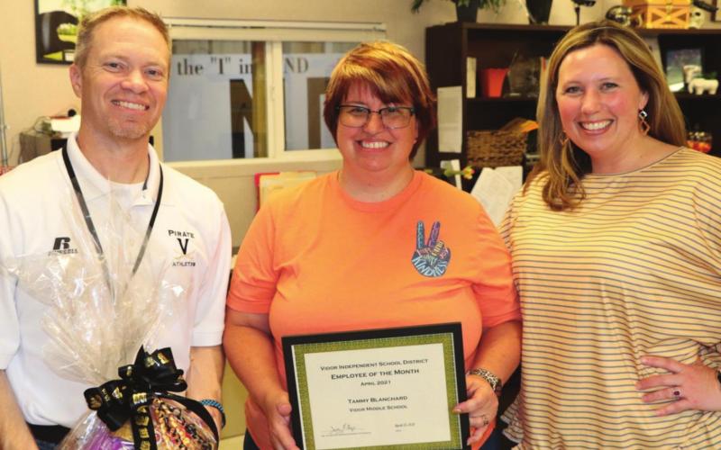 Tammy Blanchard, pictured with Dr. Jay Killgo, Superintendent of Schools, and Mrs. Kerri Pierce, VMS principal
