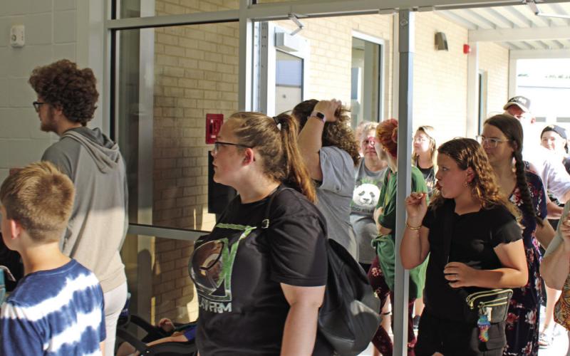 Hundreds Attend VMS Grand Opening