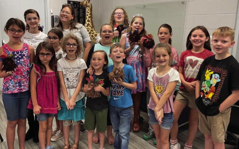 The Vidor Public Library held Wonder Reader’s Craft Hour on Thursday, November 7, 2024. The students made a Thanksgiving pom pom turkey craft using yarn, felt, feathers, and googly eyes.