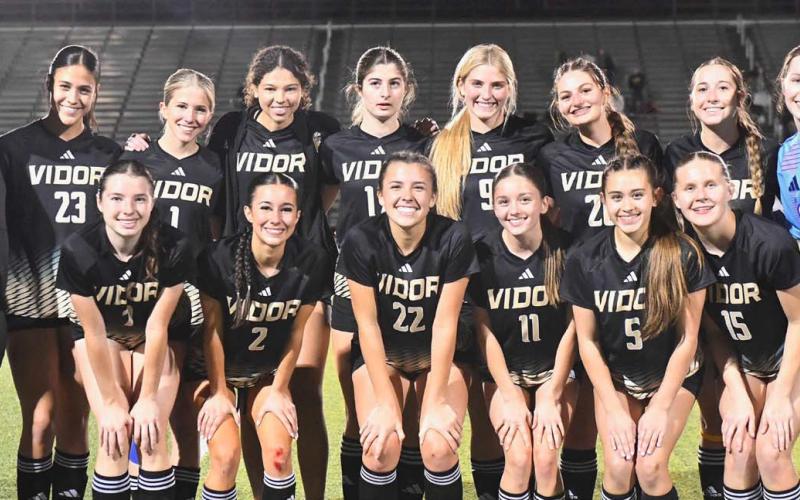 2025 Vidor Lady Pirate varsity soccer team.