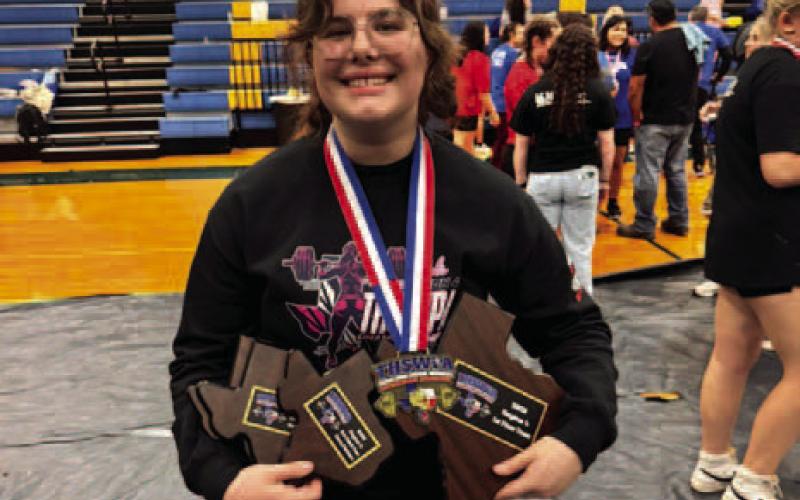 Lady Pirate Powerlifters first at Regional