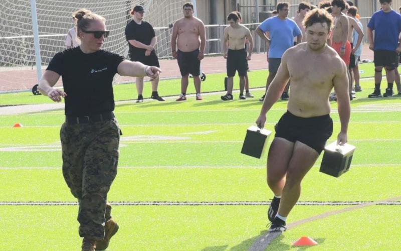 Pirates endure heat, US Marines workout