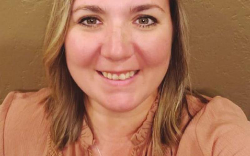 Vidor ISD Names Oak Forest's Lisa Arndt November Employee of the Month