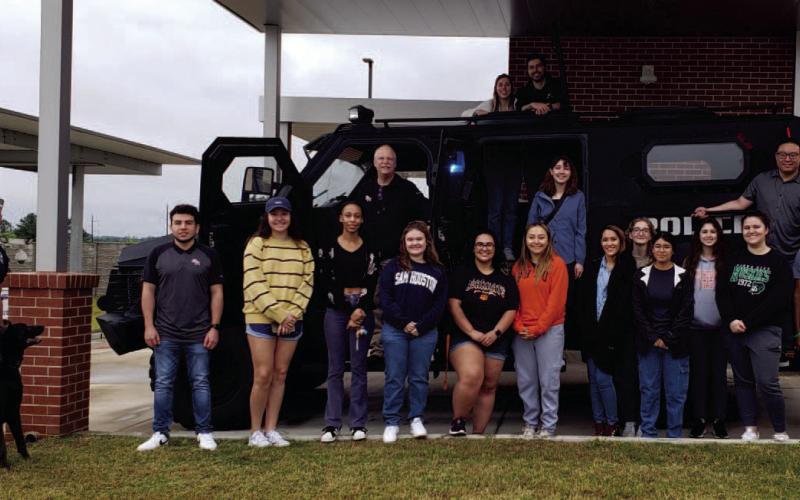 Chemistry class collaborates with Huntsville PD