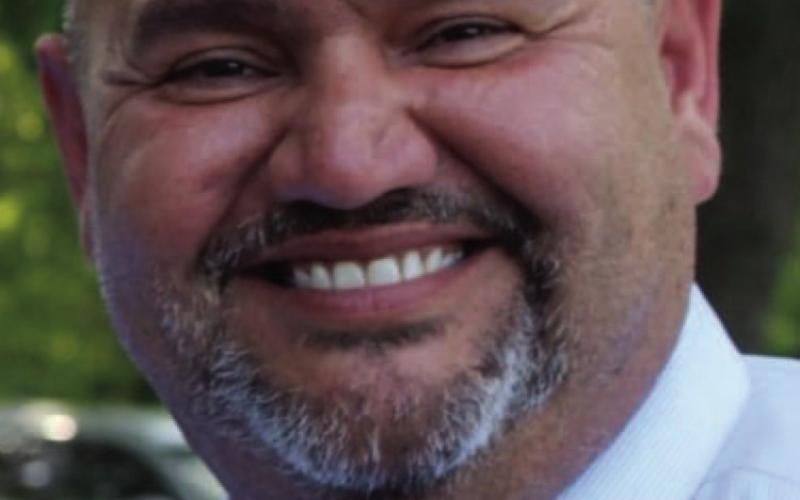 Sanchez announces run for