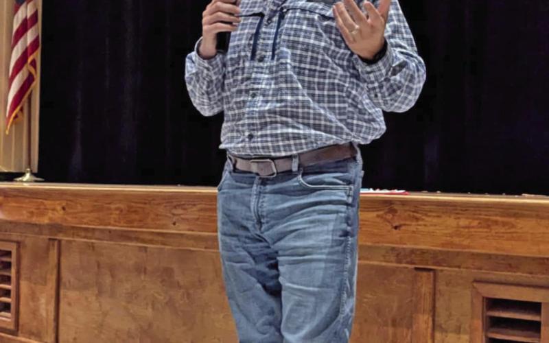 Airport Director Alex Rupp informs Summer Readers