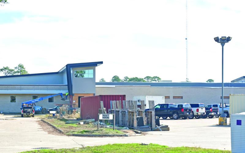 March move-in The new Vidor Middle School is obviously still a work in progress, Vidor ISD officials said they expect students to move in to their new classrooms in early March.