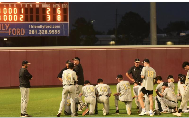Pirates fall 3-2 versus Lions in one game bi-district playoff in Crosby