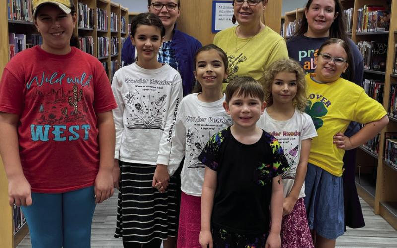 The Vidor Public Library held Wonder Readers’ cra7 hour on Thursday, October 5, 2023. The students painted Fall Harvest book bags with stencils, paint, and markers.