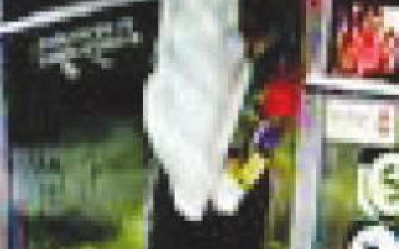 Armed robbers strike Vidor convenience store