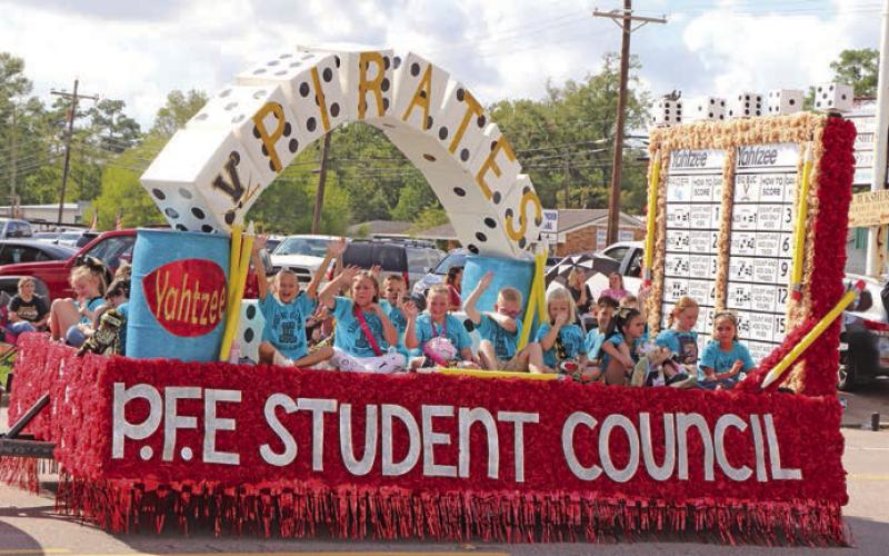 K-6 SCHOOL: 1st place - Pine Forest Student Council.