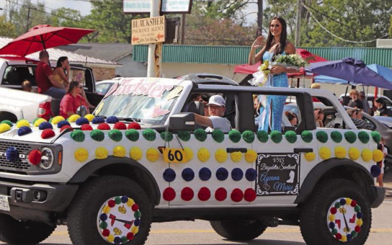 BEST DECORATED VEHICLE: 2nd place - VHS Brig Sweetheart