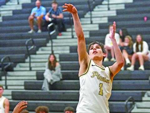 Pirates take 3rd at Nederland Basketball Tournament