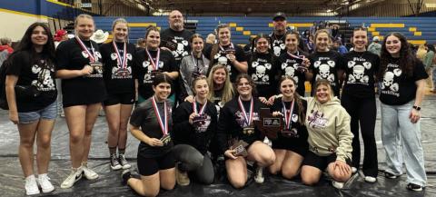 Lady Pirate Powerlifters win Regional Tournament