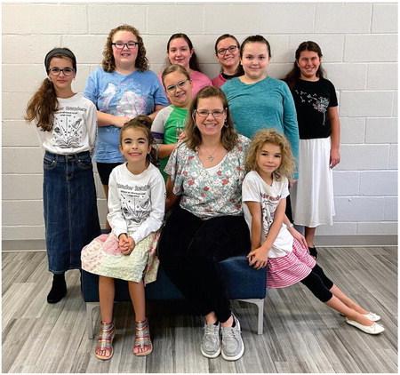 The Vidor Public Library held Wonder Readers’ craft hour on Thursday, September 21, 2023. Library Clerk Sarah Screws shared facts about the moon. The students created the phases of the moon with Oreo cookies and made recycled robots. VISD Courtesy Photo