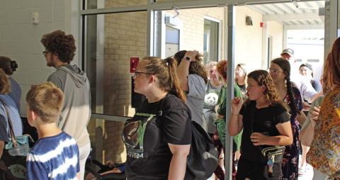 Hundreds Attend VMS Grand Opening