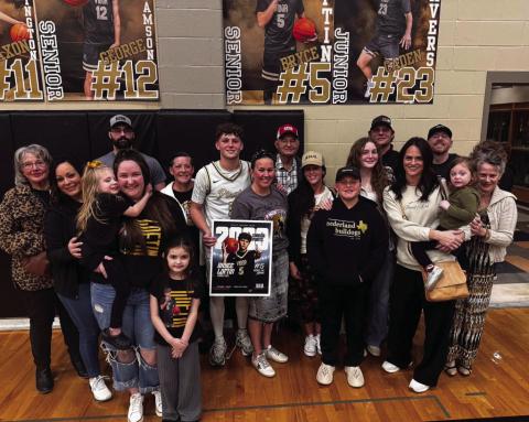 VHS Senior Bryce Loftin recently marked his 2000th career points in basketball. Bryce is pictured surrounded by family as he celebrating the amazing milestone.
