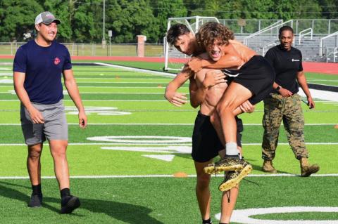 Pirates endure heat, US Marines workout