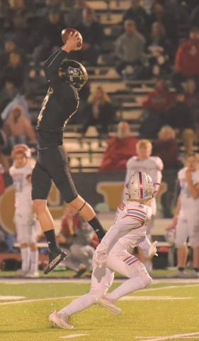 Photo by Randall Luker Lance Beavers interception late in the 4th quarter sealed the 28-27 win over the Raiders.