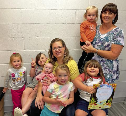 The Vidor Public Library held Itty Bitty Storytime on Tuesday, November 7, 2023. Library clerk Sarah Screws read “The Leaf Thief” by Alice Hemming and Nicola Slater. “Squirrel loves counting the leaves on his tree but one of the leaves is missing. He teams up with Bird to discover who the leaf thief is.” The children assembled a foam turkey craft.