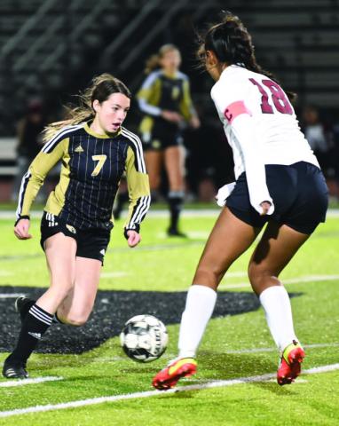 Chloe Post scored the varsity Lady Pirates goal in overtime to give Vidor the 1-0 victory over Jasper. Photo by Randall Luker