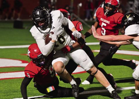 Skylar Stankovich scored Vidor’s lone touchdown on this 18-yard run midway through the third quarter to save the Pirate from a shutout in the playoff game.