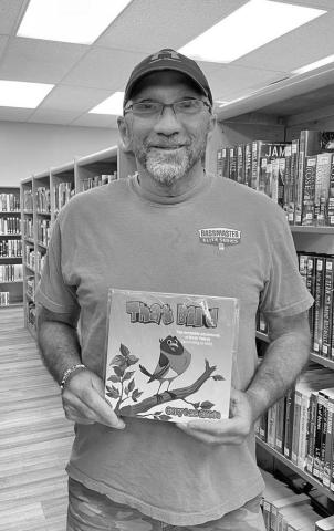 Local Vidor author Gary Lee Robin donated an autographed copy of his children’s chapter book “That Bird” to the Vidor Public Library. “That Bird” is a story about a tiny robin with a big attitude, now available for check out.