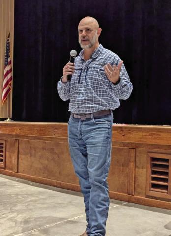 Airport Director Alex Rupp informs Summer Readers