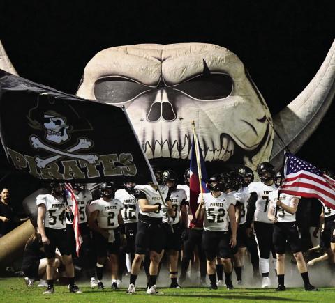 The Vidor Pirates will travel to Kilgore Friday to battle the Kilgore Bulldogs at Kilgore College Friday at 7:30. The 8-2 Bulldogs are coming off a 48-0 win over Mabank while the 5-5 Pirates defeated Livingston 61-14.