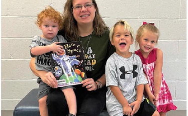 Vidor Public Library kicked off Itty Bitty Story Time on Tuesday, September 19, 2023. Library Clerk Sarah Screws read “Here in Space” by David Milgrim. The children created rockets and astronaut puppets. Courtesy Photo