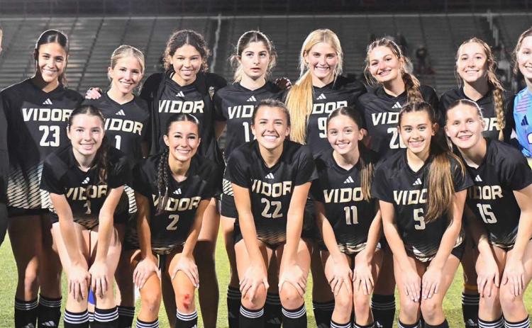 2025 Vidor Lady Pirate varsity soccer team.