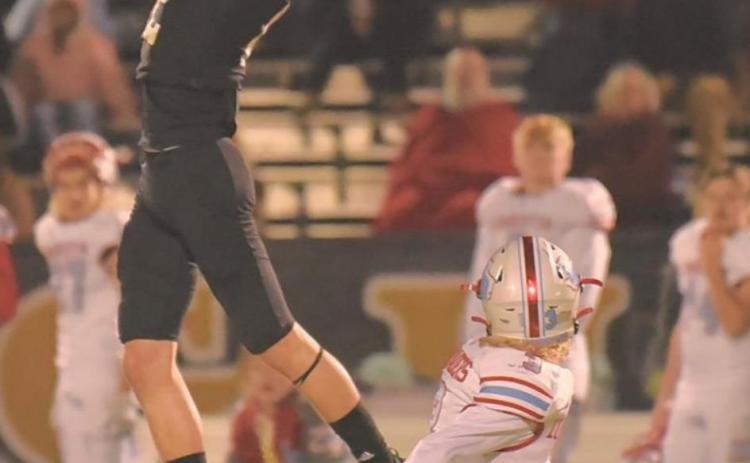 Photo by Randall Luker Lance Beavers interception late in the 4th quarter sealed the 28-27 win over the Raiders.