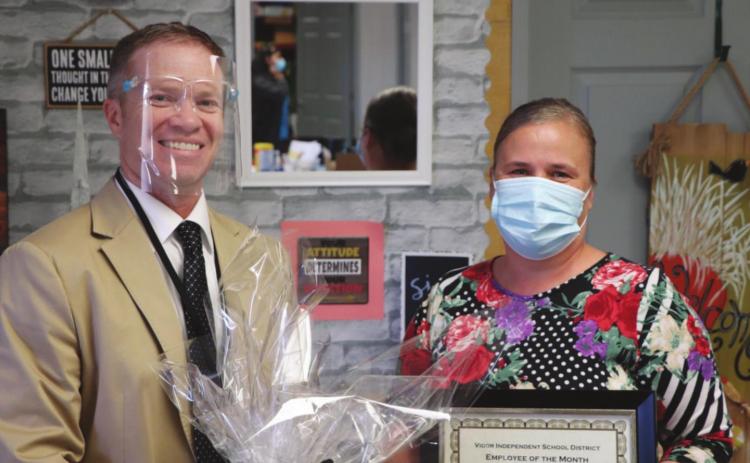 Vidor ISD Names Oak Forest's Lisa Arndt November Employee of the Month