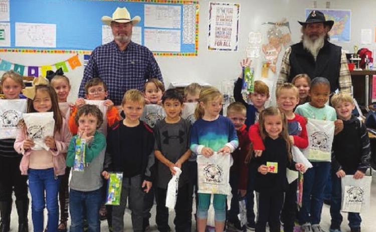 Vidor Masonic Lodge pays visit to 1st grade students