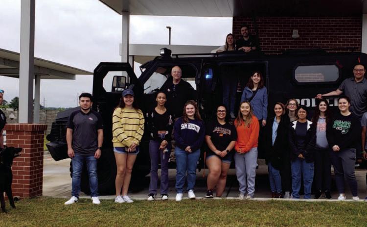 Chemistry class collaborates with Huntsville PD