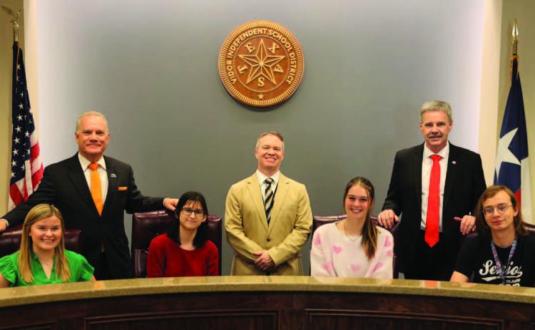 “Grow Their Own” tackles local teacher shortage, boosts options for paraprofessionals. Pictured from left to right: Taryn Marks, LSCO President Dr. Tom Johnson, Natalie Smith, Vidor ISD Superintendent Dr. Jay Killgo, Brooklyn Bushelle, LU President Dr. Jaime Taylor, Aaron Wright Courtesy Photo