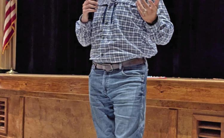 Airport Director Alex Rupp informs Summer Readers