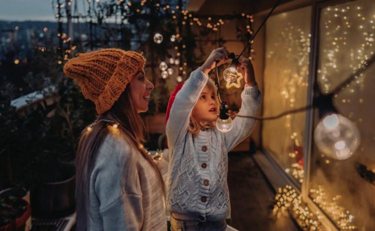 Brighten your holidays safely with lighting tips from Entergy Texas