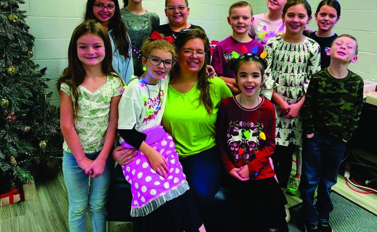 The Vidor Public Library held Wonder Reader’s Craft Hour on Thursday, December 19, 2024. The students decorated cookies, made Christmas candle holders, designed ornaments, and enjoyed holiday treats.